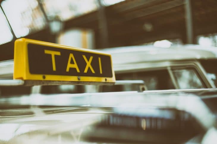 Le taxi face au voiture de location et au VTC