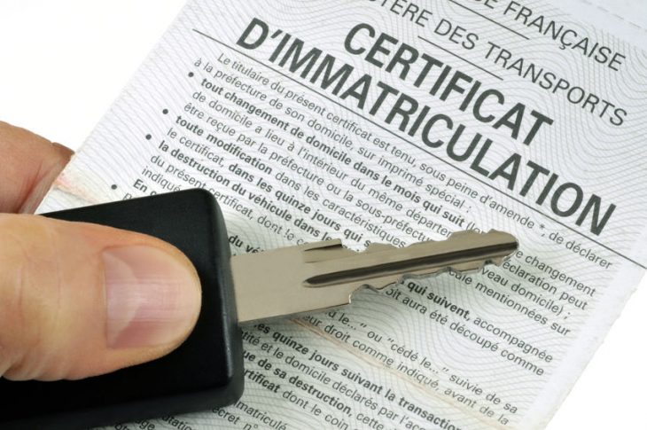 Pourquoi faire la demande de sa carte grise sur un site spécialisé ?
