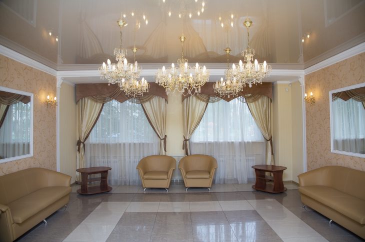 lustre salon