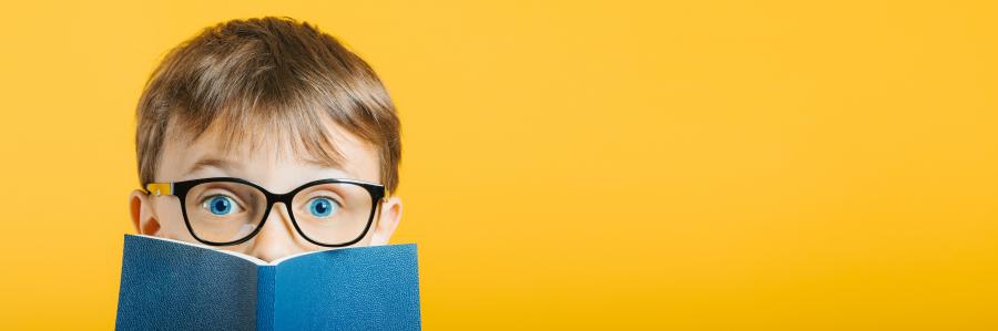 Comment aider votre enfant à passer des lunettes aux lentilles ?