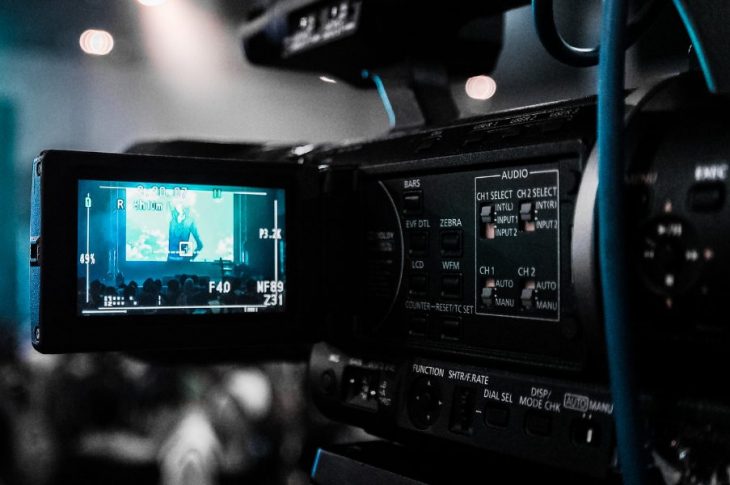 La différence entre média training de crise et média training proactif