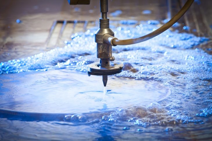 Découpe jet d’eau : définition, fonctionnement et avantages