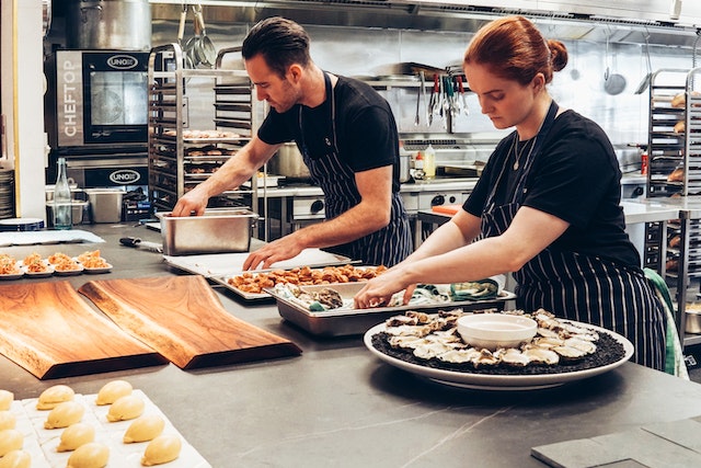 La différence dans une cuisine professionnelle