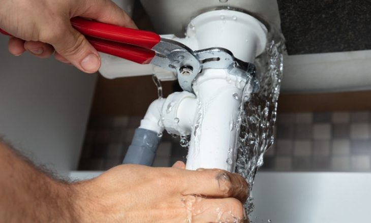 Comment réagir en cas de fuite d'une canalisation d'eau ?
