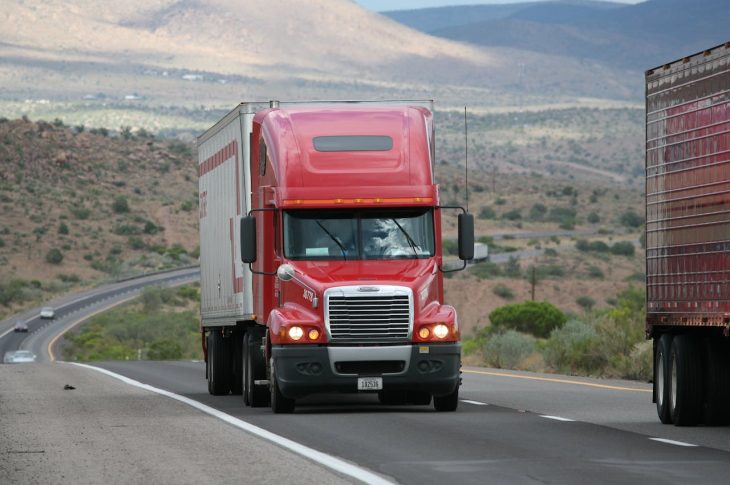 Aux transporteurs Basques, pour la location de camion bras de grue avec chauffeur